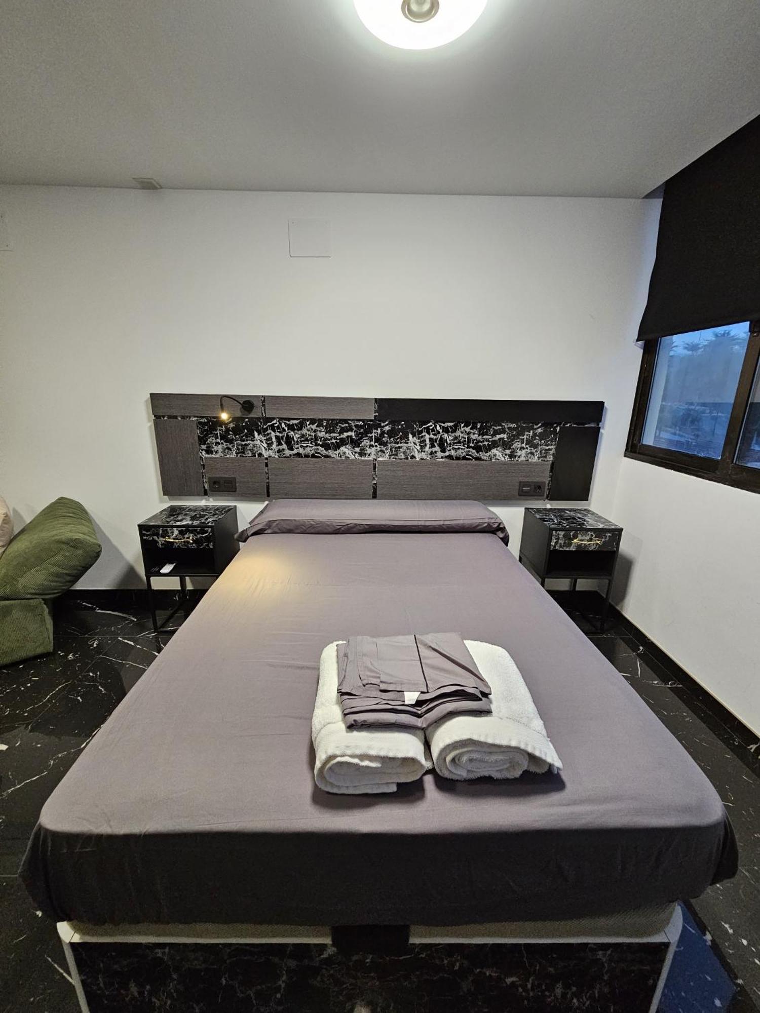Apartamentos Benidorm Black Екстериор снимка